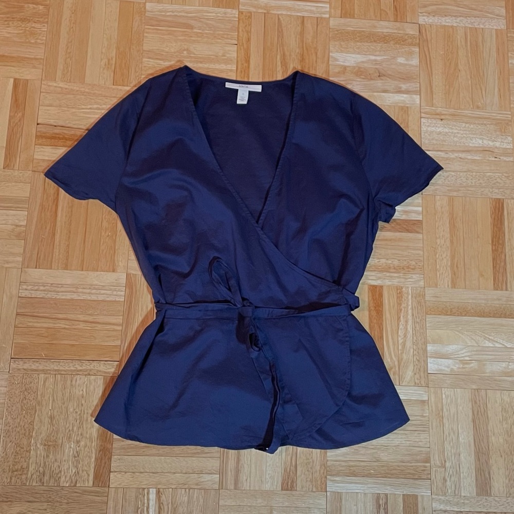 1901 - Navy Short-Sleeve V-Neck Cotton Blouse with Adjustable Tie - NWOT